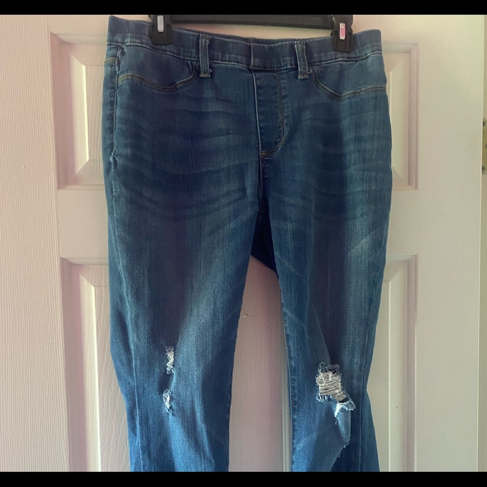 Judy Blue distressed jeans, EUC